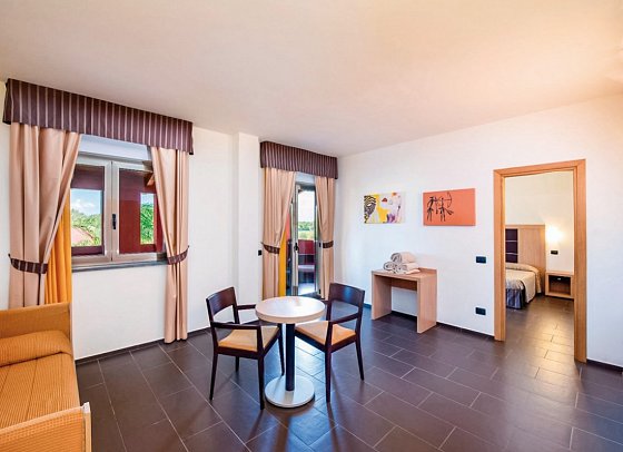 VOI Baia di Tindari Resort - Wohnbeispiel Familienzimmer (Zimmercodierung FB1)