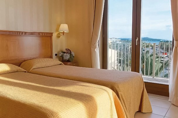 Dioscuri Bay Palace - Wohnbeispiel Doppelzimmer Superior seitl. Meerblick (Zimmercodierung DSN)