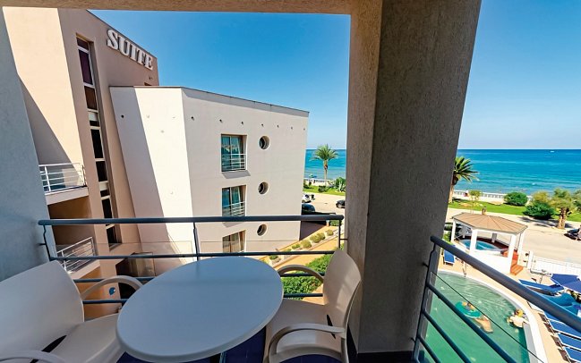 Astro Suite Hotel - Wohnbeispiel Suite Balcony Sea View (Zimmercodierung WB2)
