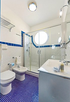 Astro Suite Hotel - Wohnbeispiel Suite (Zimmercodierungen WB1 & WB2)