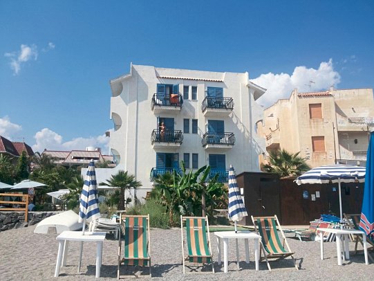 Baia degli Dei - Wohnbeispiel Doppelzimmer Meerblick (Zimmercodierung DBM)