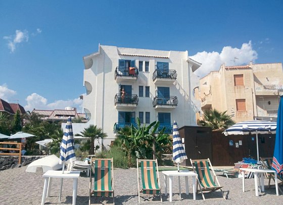 Baia degli Dei - Wohnbeispiel Doppelzimmer Meerblick (Zimmercodierung DBM)