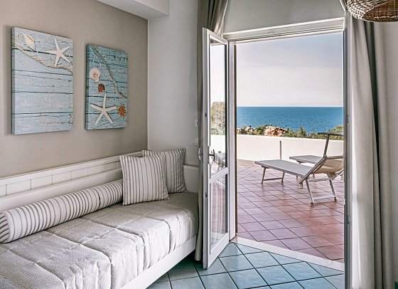 Mangia's Pollina Resort - Wohnbeispiel Juniorsuite (Zimmercodierung JB1)