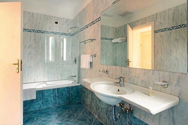 Sant Alphio Garden - Wohnbeispiel Doppelzimmer Meerblick (Zimmercodierung DBM)