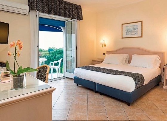 Sant Alphio Garden - Wohnbeispiel Doppelzimmer Meerblick (Zimmercodierung DBM)