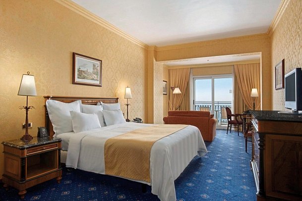 Delta Hotels by Marriott Giardini Naxos - Wohnbeispiel Familienzimmer Meerblick (Zimmercodierung F1M)