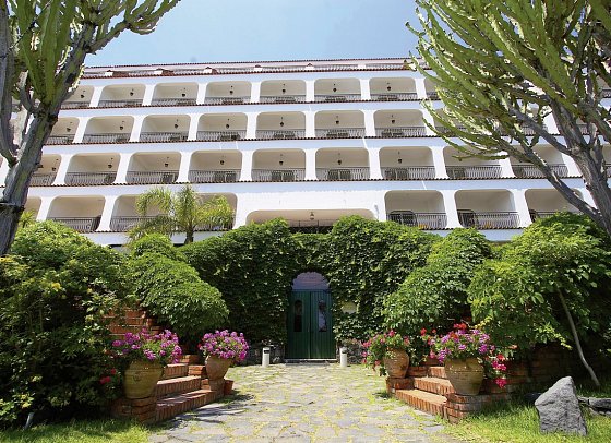 Delta Hotels by Marriott Giardini Naxos - Außenansicht