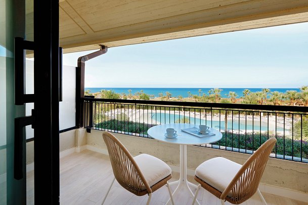 Grand Palladium Sicilia Resort & Spa - Wohnbeispiel Doppelzimmer Deluxe Meerblick (Zimmercodierung DDM)