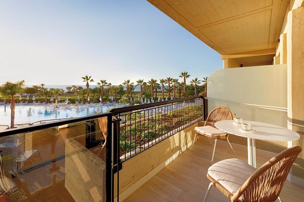 Grand Palladium Sicilia Resort & Spa - Wohnbeispiel Doppelzimmer Deluxe Meerblick (Zimmercodierung DDM)