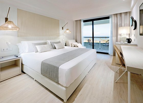 Grand Palladium Sicilia Resort & Spa - Wohnbeispiel Doppelzimmer Deluxe Meerblick (Zimmercodierung DDM)