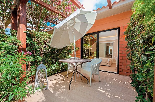 Acacia Resort - Wohnbeispiel Doppelzimmer Komfort Gartenblick (Zimmercodierung DFG)