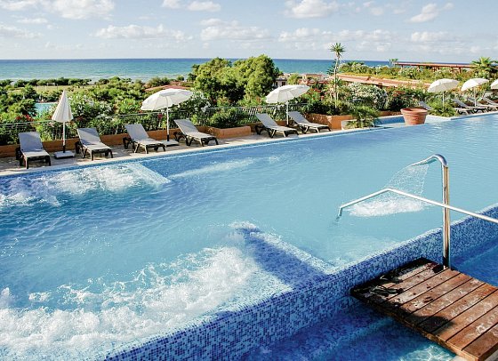 MClub Acacia Resort
