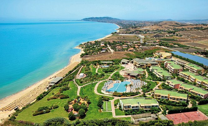 Serenusa Resort
