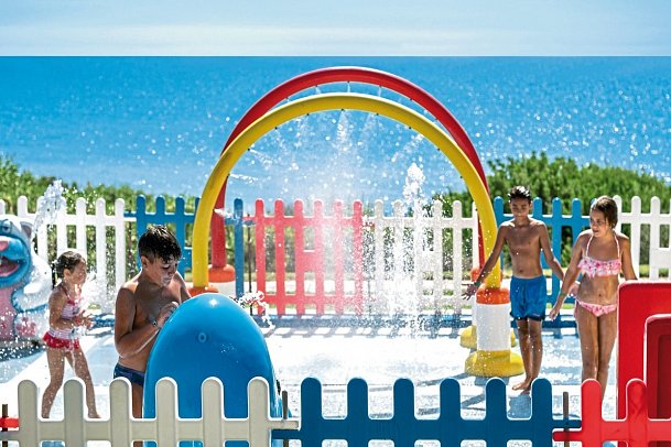 Serenusa Resort
