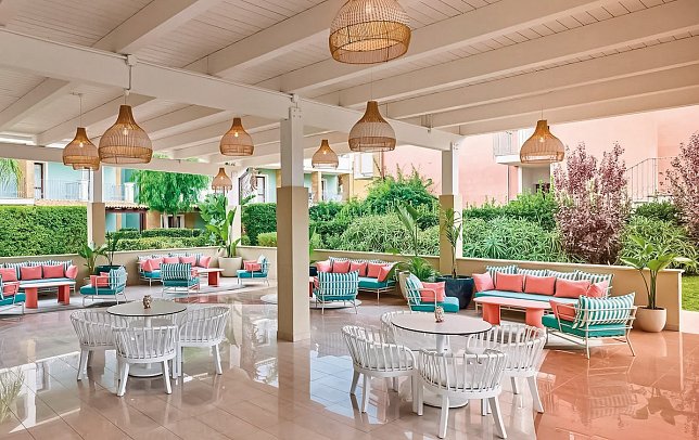 Serenusa Resort
