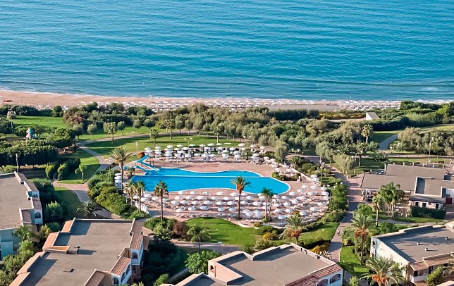 Serenusa Resort