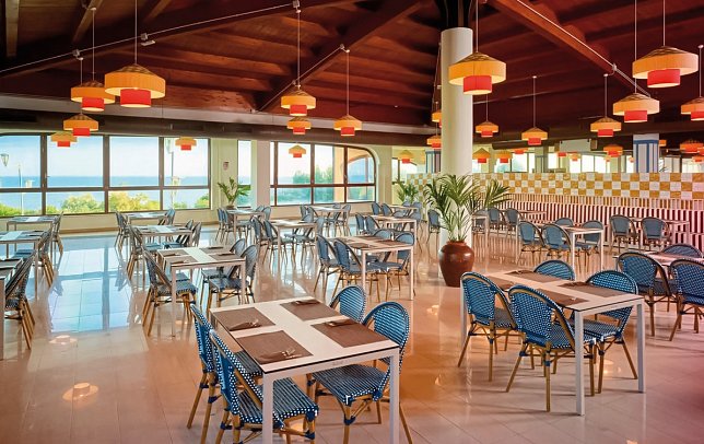 Serenusa Resort