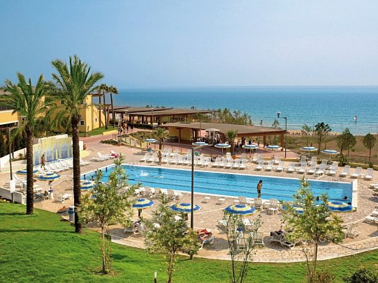 Serenusa Resort