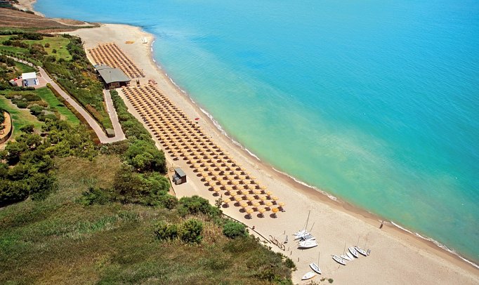 Serenusa Resort