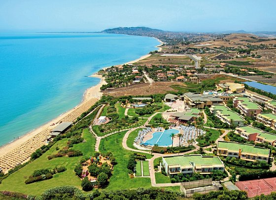Serenusa Resort