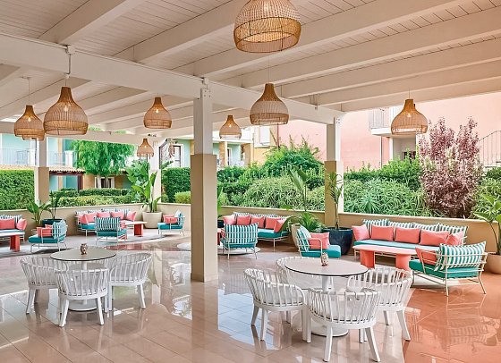 Serenusa Resort