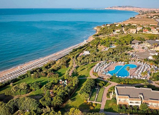 Serenusa Resort