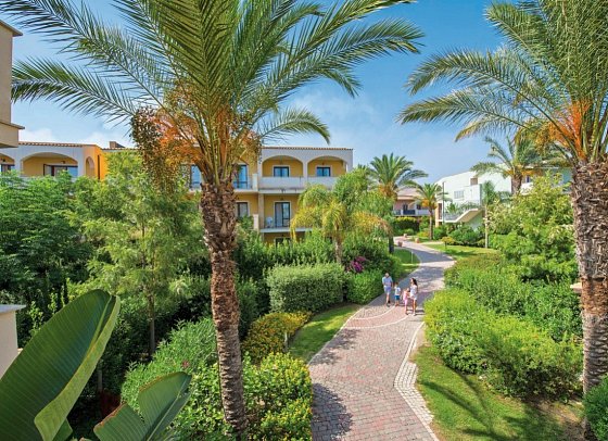 Serenusa Resort