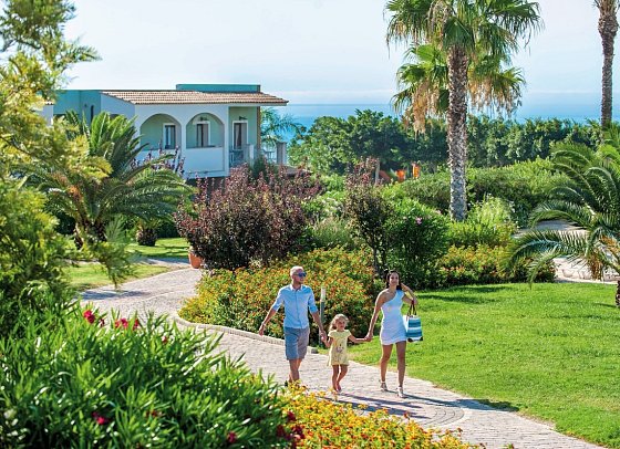 Serenusa Resort