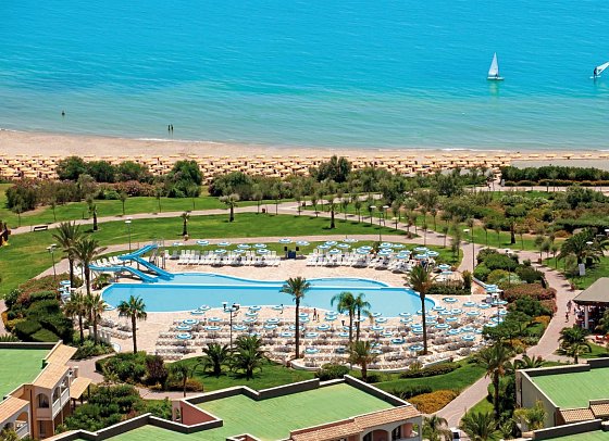 Serenusa Resort