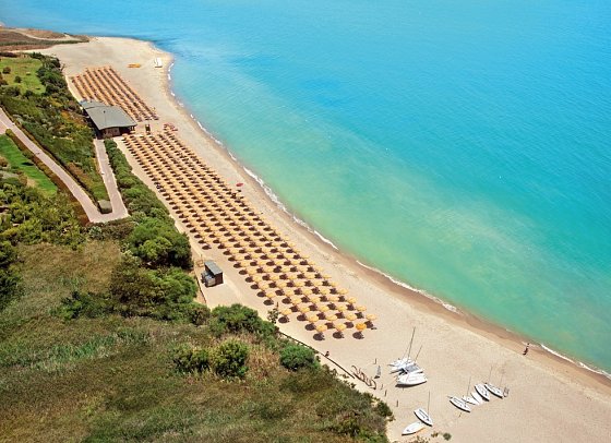 Serenusa Resort