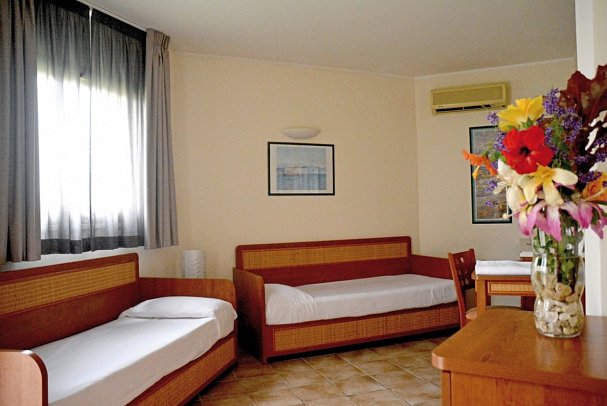 VOI Arenella Resort - Wohnbeispiel Vierbettzimmer (Zimmercodierung RB1)