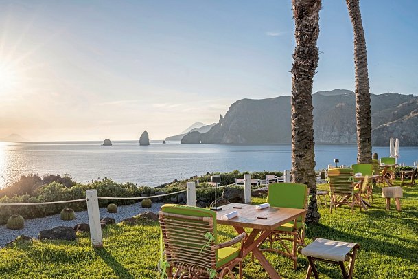 Therasia Resort Sea & Spa