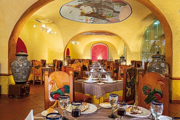 Crown Paradise Club Cancun - Restaurant Los Gallos