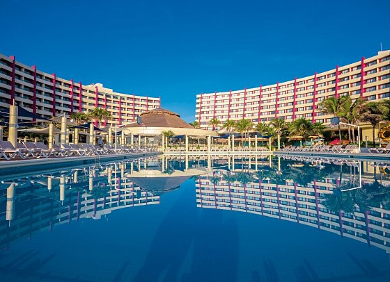 Crown Paradise Club Cancun