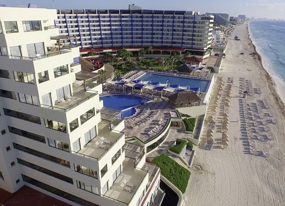 Crown Paradise Club Cancun