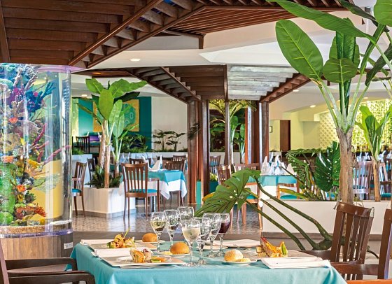 Crown Paradise Club Cancun - Restaurant Fisherman