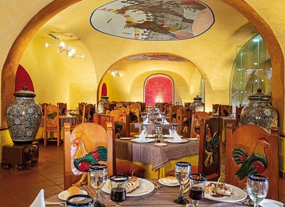 Crown Paradise Club Cancun - Restaurant Los Gallos