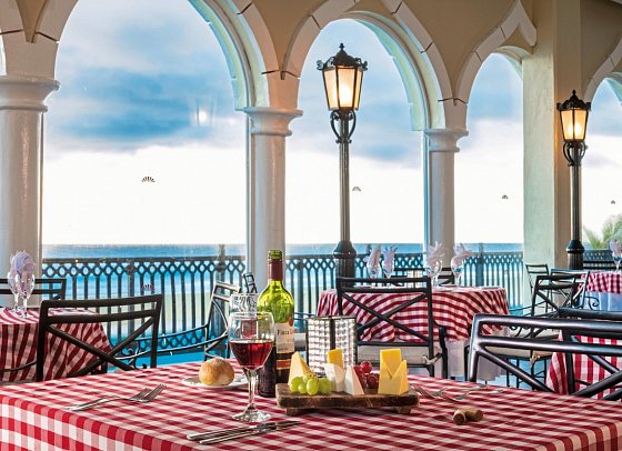 Crown Paradise Club Cancun