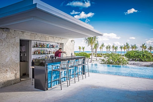 Majestic Elegance Costa Mujeres