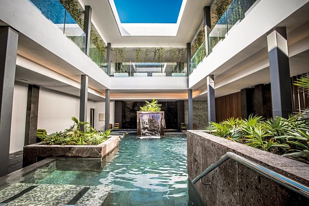 Majestic Elegance Costa Mujeres