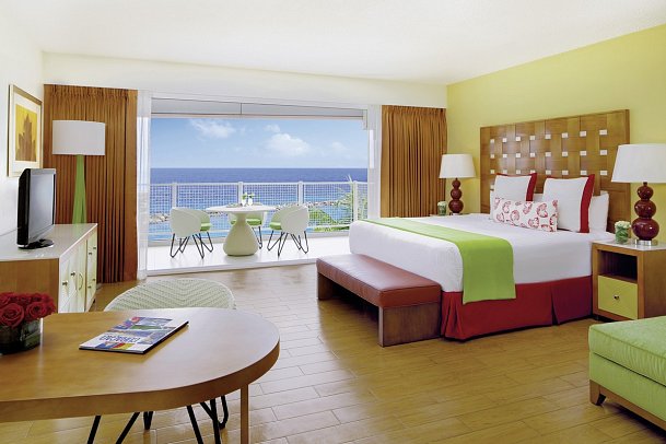 Sunscape Curaçao Resort, Spa & Casino - Wohnbeispiel Sun Club Deluxe Oceanview King (Zimmercodierung ULM)