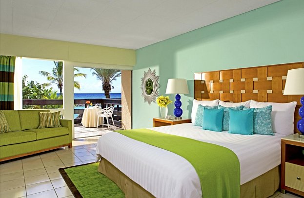 Sunscape Curaçao Resort, Spa & Casino - Wohnbeispiel Sun Club Premium Deluxe Oceanfront King (Zimmercodierung UMO)