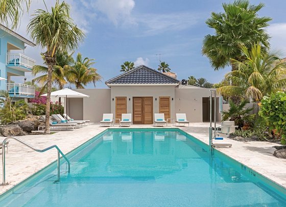 Dolphin Suites