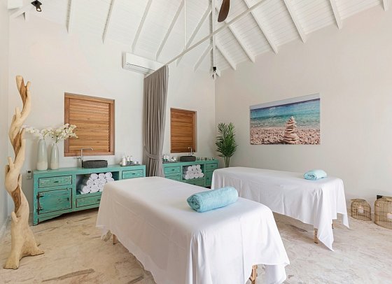 Dolphin Suites