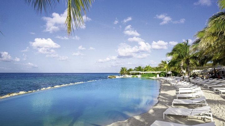 Papagayo Beach Hotel