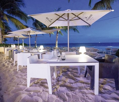 Papagayo Beach Hotel