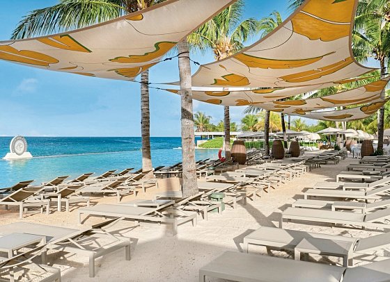Papagayo Beach Hotel