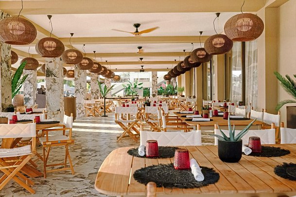 Papagayo Beach Hotel