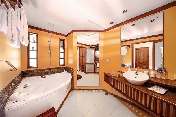 Victoria Hoi An Beach Resort & Spa - Bad Superior River View (Zimmercodierungen US1 & USG)