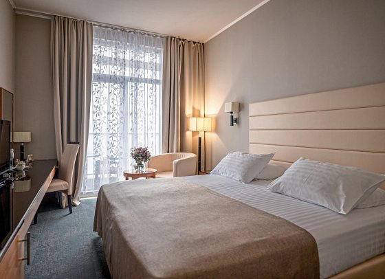 Hotel Lero - Wohnbeispiel DZ Executive Poolblick (Zimmercodierung DTP)